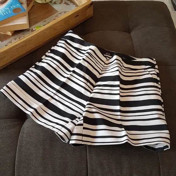 Black &amp; White Stripe Modern Fit Cuffed City Shorts Contemporary