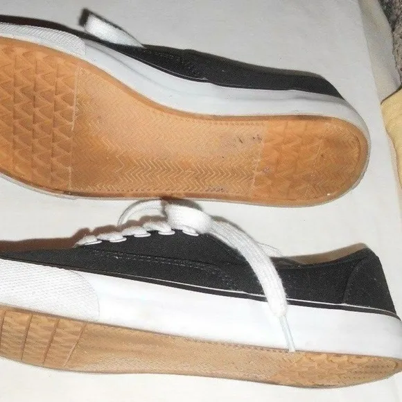 Black Canvas Lace-Up Tennis Shoes