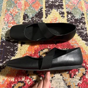 Blondo Women's Brielle Waterproof Flat Shoes size 10