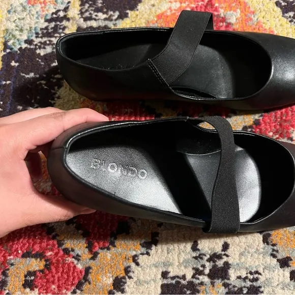 Blondo Women's Brielle Waterproof Flat Shoes size 10