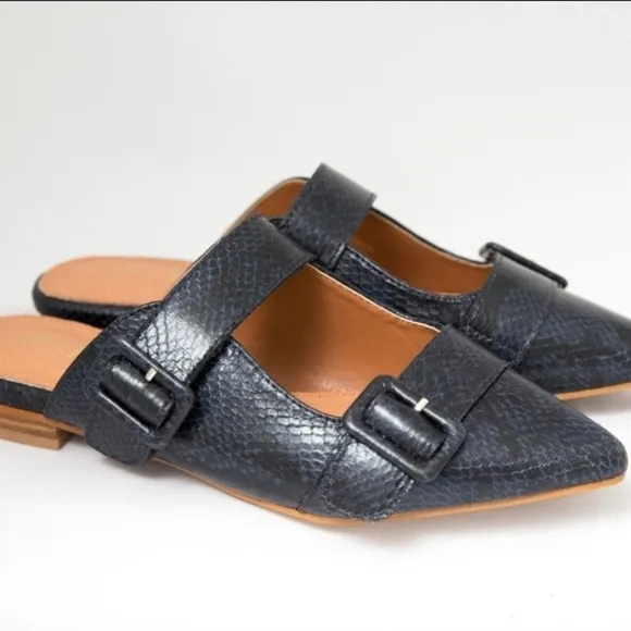 Blue snakeskin leather flats