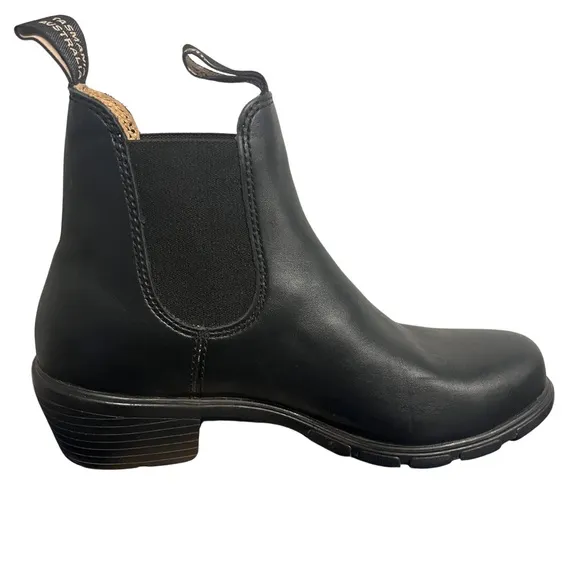 Blundstone Women’s Leather Boots Black Heeled Size 9.5 US