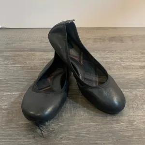 Born black leather flats size 7 1/2