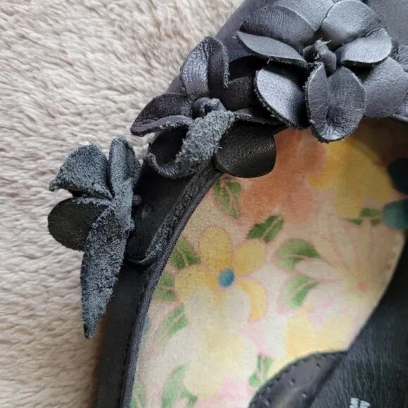 Born black leather flats size 9.5