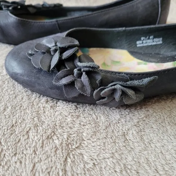 Born black leather flats size 9.5