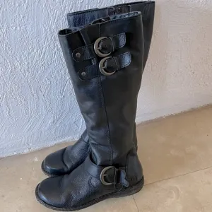 Born Flat Leather Boots Buckles Tall Riding Comfort Black Casual Boho Equestrian