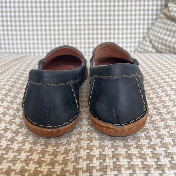 Born Nerina Leather Boat Shoe Penny Loafer Rubber Soles Women’s 8.5 Dark Navy