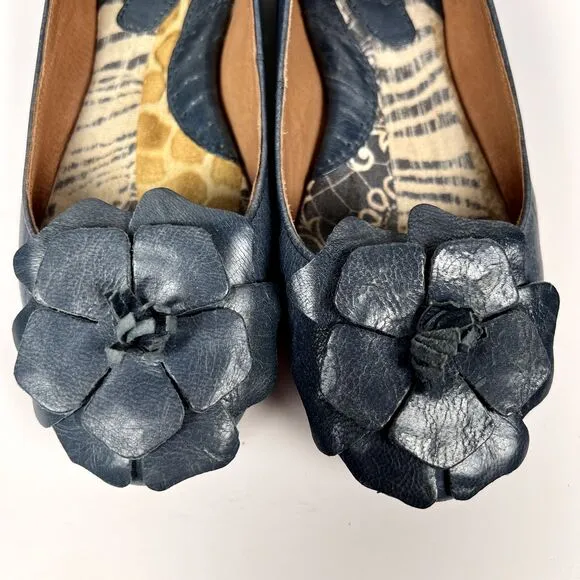 Born Sz 6M Leather Flower Navy Blue Flats Arch Support Cushioned