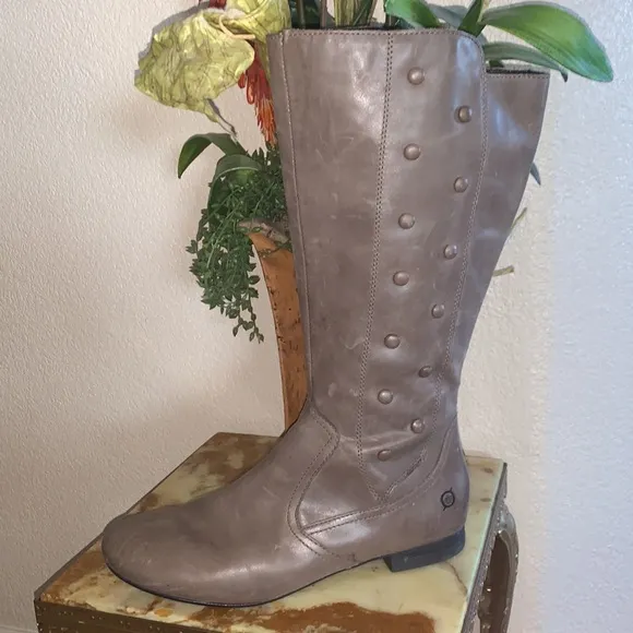 BORN Tall Leather Italian boots, flat heel, leather buttons. Taupe. 9 EUC