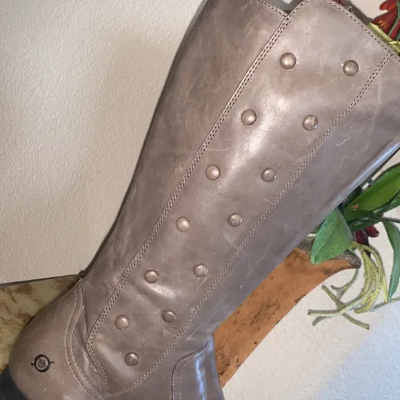 BORN Tall Leather Italian boots, flat heel, leather buttons. Taupe. 9 EUC