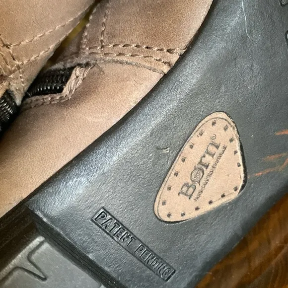 BORN Tall Leather Italian boots, flat heel, leather buttons. Taupe. 9 EUC