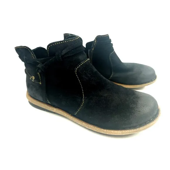 BORN Tarkiln 7.5 Shoes Black Suede Leather Ankle Bootie Distressed Moccasins