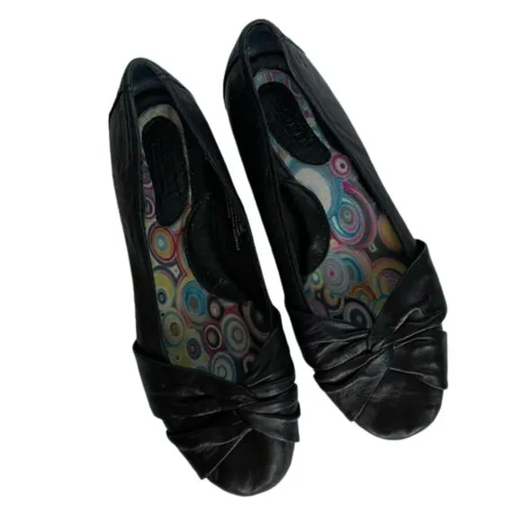 Born Women's Black Leather Flats Size 8