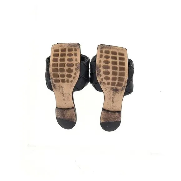 Bottega Veneta Lido Flats in Black Leather