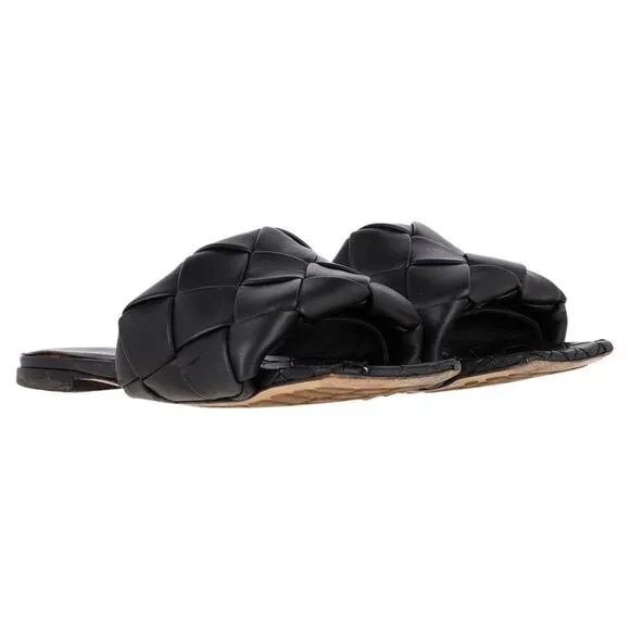 Bottega Veneta Lido Flats in Black Leather