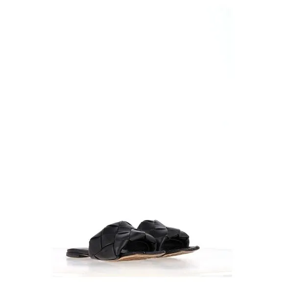 Bottega Veneta Lido Flats in Black Leather