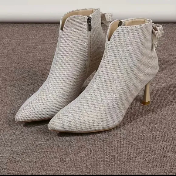 Bowknot Decor Stiletto Point Toe Heeled Boots
