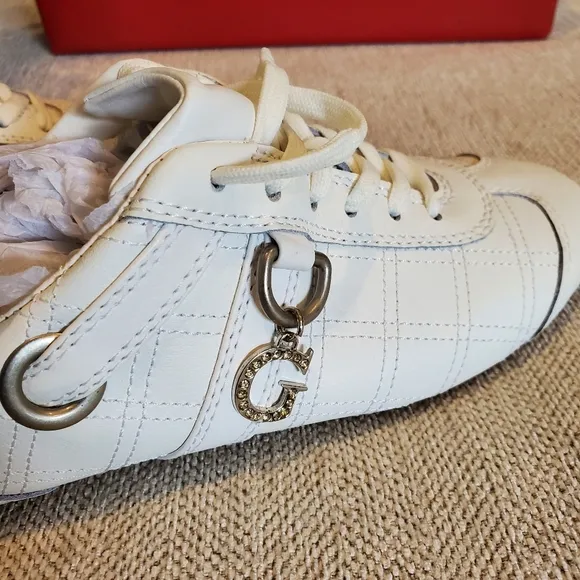 Brand new Guess sneakers size 5