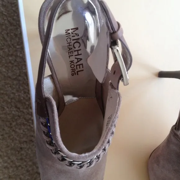 BRAND NEW Michael Kors Barret Sling Back Pumps 💖