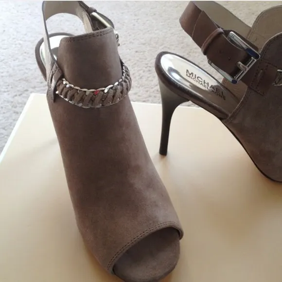 BRAND NEW Michael Kors Barret Sling Back Pumps 💖