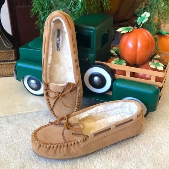 Brand New Minnetonka Genuine Suede Slip-On Moccasin Slipper Shoes