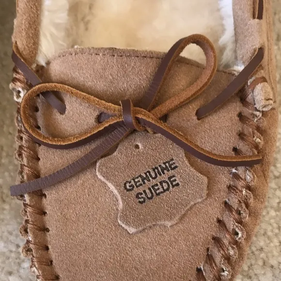 Brand New Minnetonka Genuine Suede Slip-On Moccasin Slipper Shoes