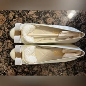 Brand New Never Worn Salvatore Ferragamo Patent Leather Flats