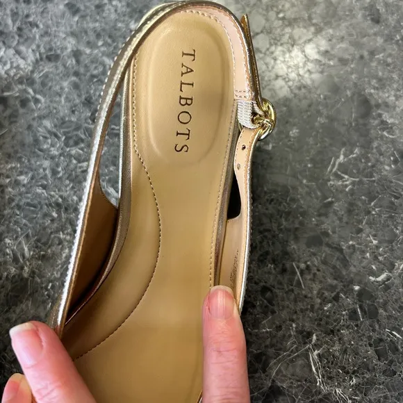🔥Brand new Women's Talbots 8 Gold Edison leather sling backs shoes