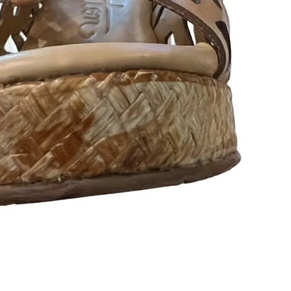 Brighton Daria Tan Leather Silver Charm Woven Wedge Sandals Size 6M BOHO‎ Summer