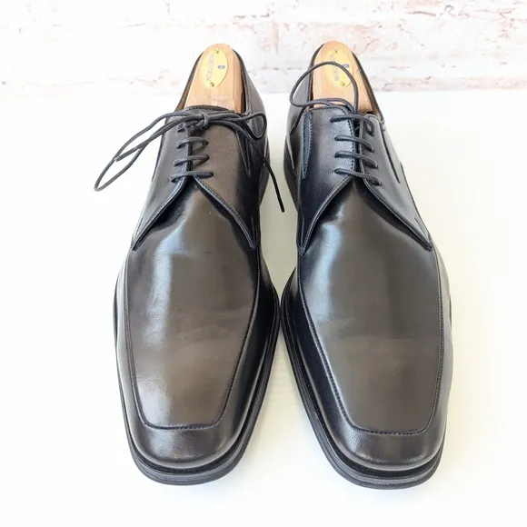 Bruno Magli Black Oxford Shoes with Polished Leather