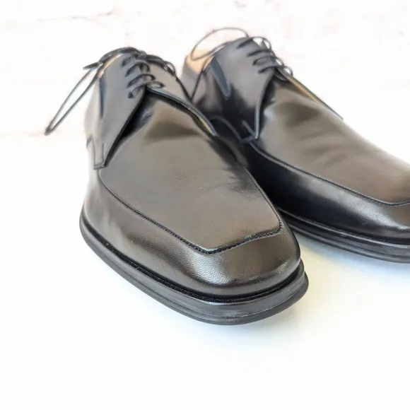 Bruno Magli Black Oxford Shoes with Polished Leather