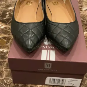 BRUNO MAGLI FLATS IN SIZE 39