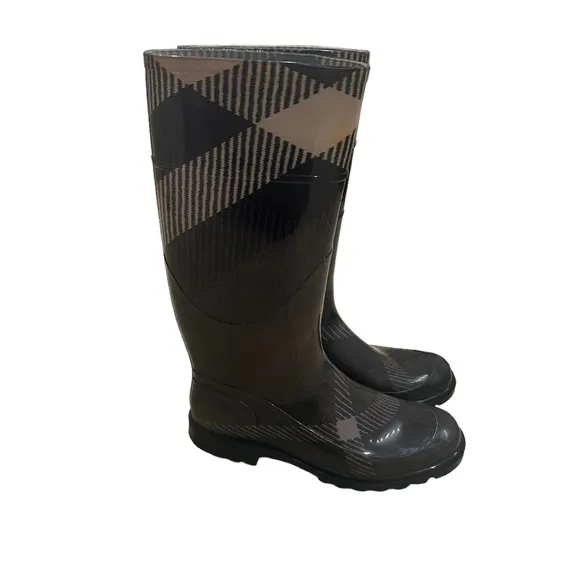 BURBERRY CHARCOAL Gray Wellington / NOVA CHECK Tall Rain Boots Size 37 Gorpcore