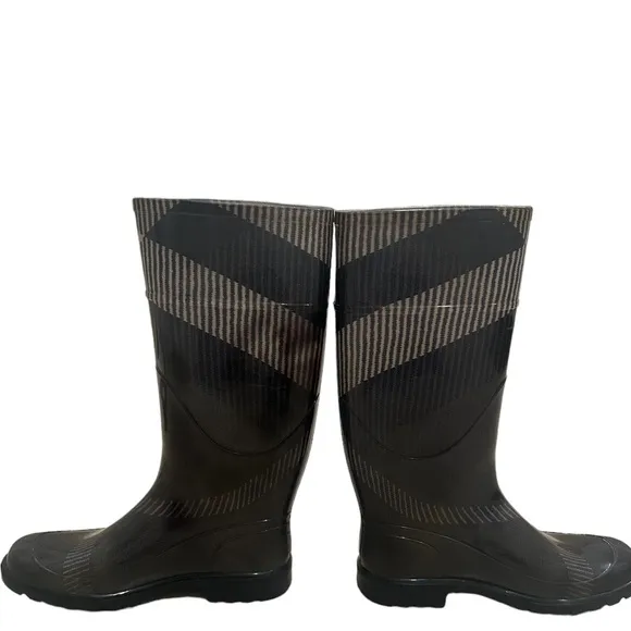 BURBERRY CHARCOAL Gray Wellington / NOVA CHECK Tall Rain Boots Size 37 Gorpcore