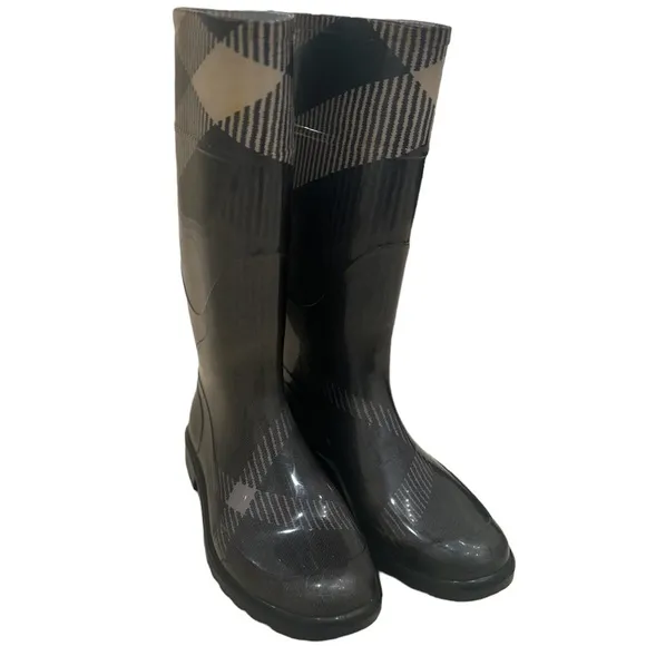 BURBERRY CHARCOAL Gray Wellington / NOVA CHECK Tall Rain Boots Size 37 Gorpcore