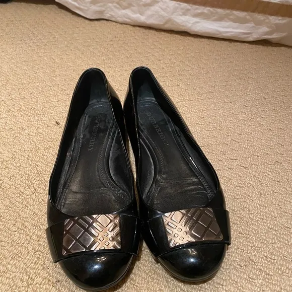 Burberry - EU /38 - Black patent leather ballet flats