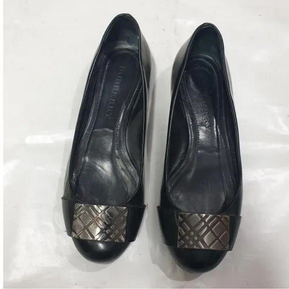 Burberry - EU /38 - Black patent leather ballet flats