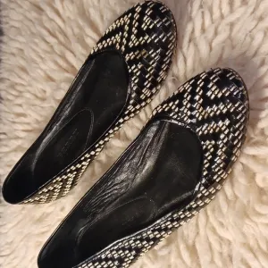 Burberry  flats