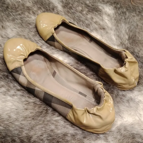 Burberry  flats