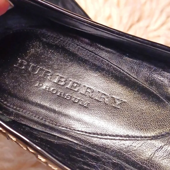 Burberry  flats