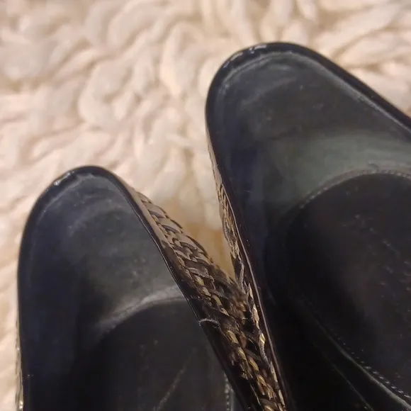 Burberry  flats