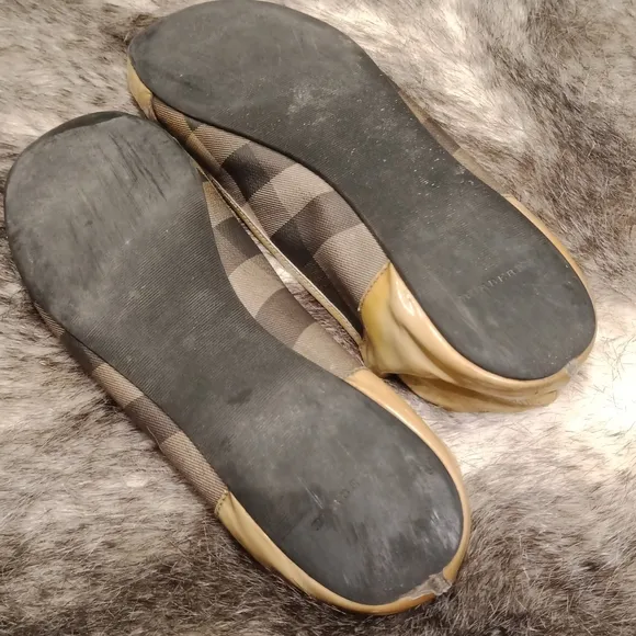 Burberry  flats