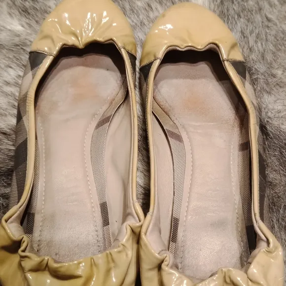 Burberry  flats