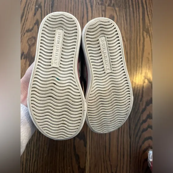 Burberry kids shoes size 25 eu (kids 8.5-9) (see photos for wear)