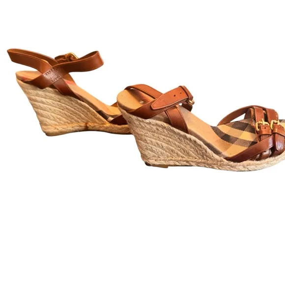 Burberry Leather Belted Espadrille Wedges Size 35 (4.5) in EUC but with FLAW