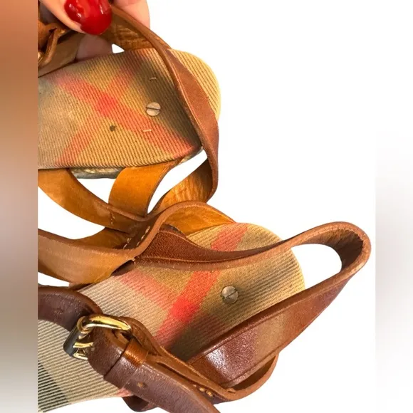 Burberry Leather Belted Espadrille Wedges Size 35 (4.5) in EUC but with FLAW