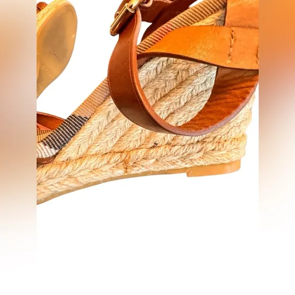 Burberry Leather Belted Espadrille Wedges Size 35 (4.5) in EUC but with FLAW
