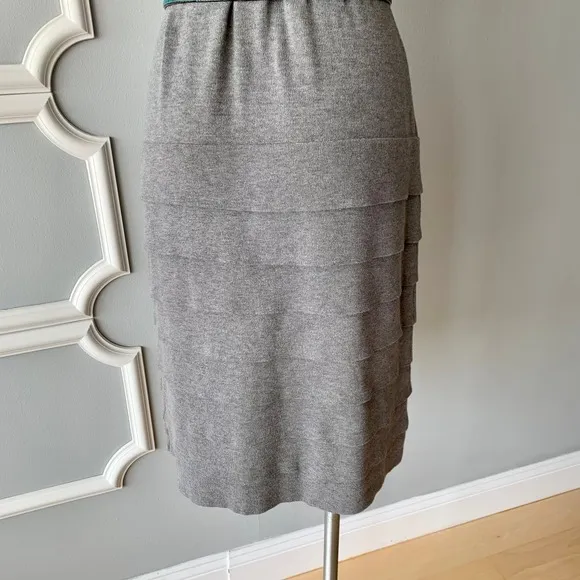 Calvin Klein Sleeveless Tiered Ruffle Trim Sweater Dress in Gray Size Large