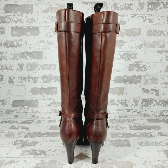 C&amp;H Brown Leather Knee High Almond Toe Zip Up Heeled Boots O263