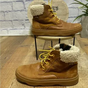 Camper KidsKiddo faux-shearling lined boots